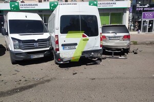 Пьяный и без прав: в Одессе водитель повредил 9 авто, пытаясь убежать от копов