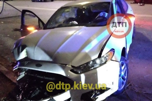В Киеве пьяный мужчина после ДТП бросил жену умирать
