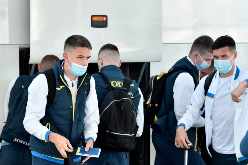 Без нових втрат: збірна України полетіла до Фінляндії на матч відбору ЧС-2022