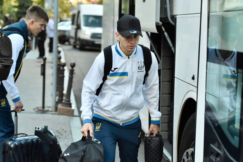 Без нових втрат: збірна України полетіла до Фінляндії на матч відбору ЧС-2022