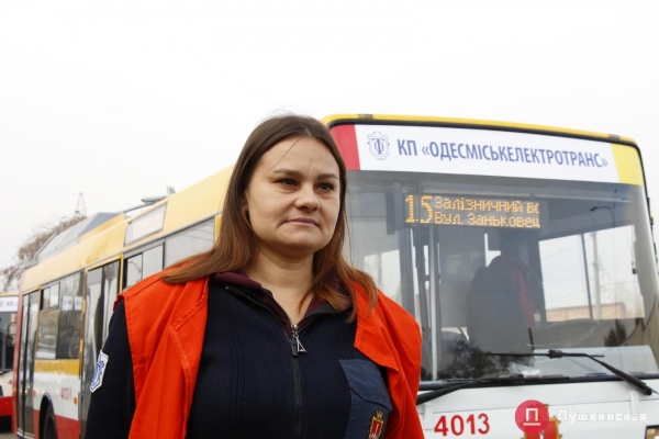 Первый рейс и удивлённые лица: как в Одессе запустили новый электробусный маршрут. Фоторепортаж