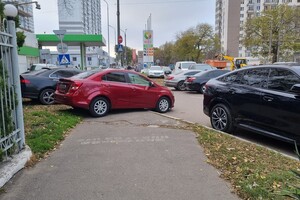 Штрафы не напугали: свежая фотоподборка наглых водителей в Одессе
