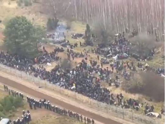 Біженці прорвалися з Білорусі до Польщі: Кремль руками Лукашенка прагне дестабілізувати ситуацію в ЄС
