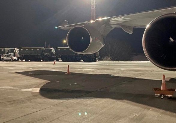 Украина получила 80 тонн вооружения из США