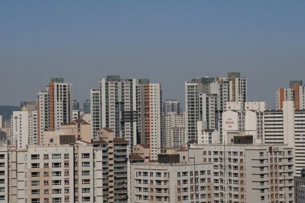 Стоимость вторички в Киеве за год выросла почти на 15%: на какие квартиры наибольший спрос
Стоимость вторички в Киеве за год выросла почти на 15%: на какие квартиры наибольший спрос