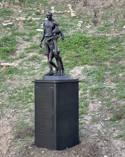 Пам'ять легенди НБА Кобі Брайанта, який загинув з&nbsp;донькою в&nbsp;авіакатастрофі, увічнили в&nbsp;США