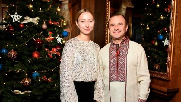 Жена Виктора Павлика призналась, кто в их семье зарабатывает больше Жена Виктора Павлика призналась, кто в их семье зарабатывает больше