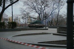 В ВСУ показали военную технику в центре Одессы