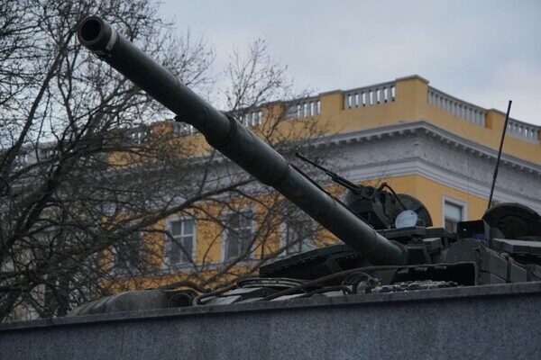 В ВСУ показали военную технику в центре Одессы