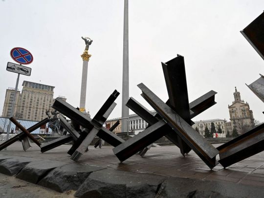 Тисячі &laquo;їжачків&raquo;: &laquo;Укрзалізниця&raquo; допомагає боротися з&nbsp;танками окупантів