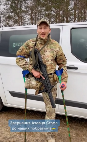 В АТО втратив ногу, а зараз знову взяв до рук зброю: герой публікацій «ФАКТІВ» із полку «Азов» захищає Київ