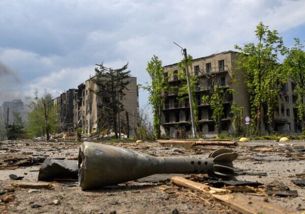 Российские оккупанты начали отступать от Северодонецка