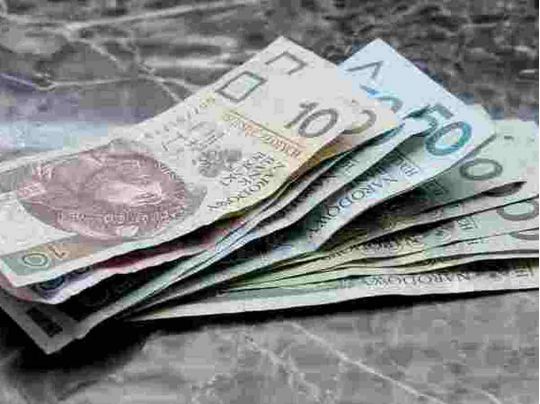 «Платитимуть 710 злотих»: хто з українських біженців отримає нову фінансову допомогу у Польщі