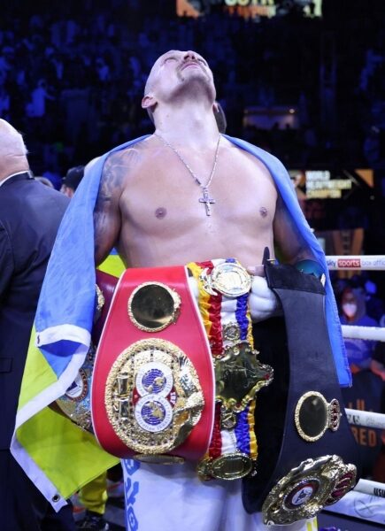&laquo;Тайсоне, повертайся в&nbsp;ринг!&raquo;: Усик зробив різку заяву після перемоги над Джошуа (відео)