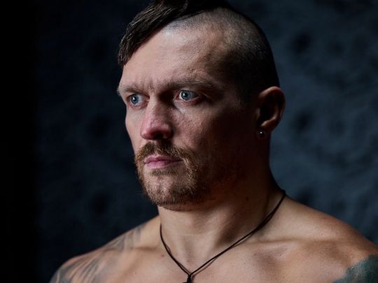 Усика в бою з Джошуа підтримають дружина та талісман, який подарувала донька