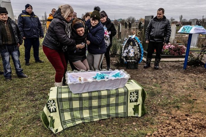 Ангеліна Вовк другий тиждень мандрує телеканалами, погрожуючи українцям Хрюшею та&nbsp;Степашкою