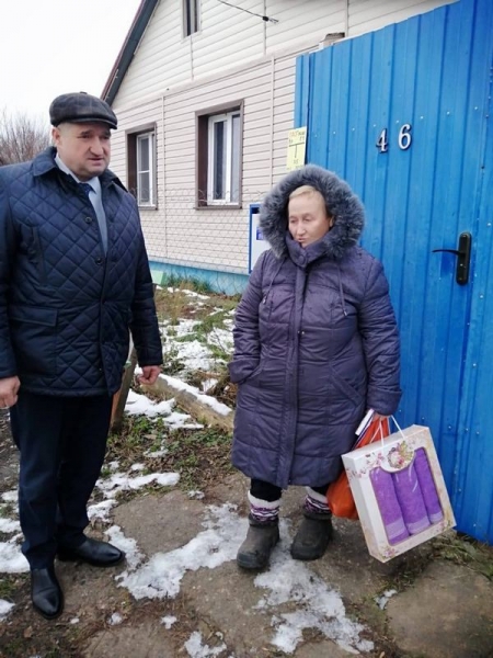 За&nbsp;загиблого сина&nbsp;&mdash; торт: у&nbsp;росії вручили подарунки родичам рашистів