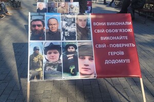 В Горсаду Одессы проходит акция в поддержку пленных защитников Мариуполя: фотоотчет