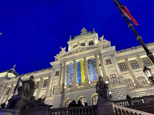Намагалися розправитися з прапором України: на проросійській акції в Празі затримано майже два десятки людей