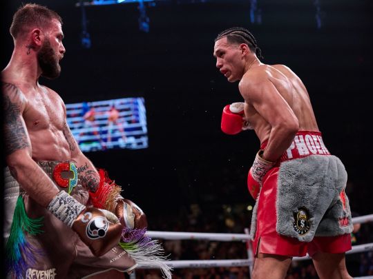 Непереможний Бенавідес у&nbsp;кривавому бою ексчемпіонів світу побив боксера, який пережив дві сімейні трагедії (відео)