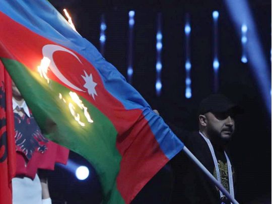 Проросійські вірмени, що&nbsp;підтримують агресію проти України, спалили прапор Азербайджану