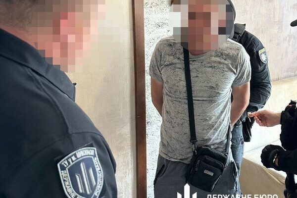 В Одесской области задержали полицейского, который требовал деньги за ввоз продуктов В Одесской области задержали полицейского, который требовал деньги за ввоз продуктов