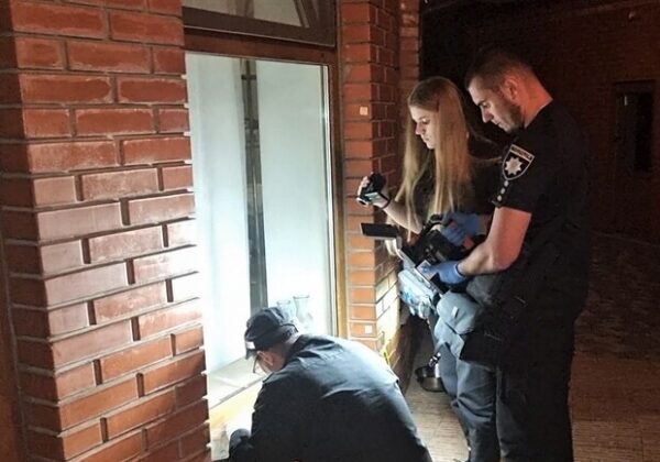 В Одесской области дед застрелил внука и закопал тело во дворе: погибшего обнаружили спустя больше чем месяц В Одесской области дед застрелил внука и закопал тело во дворе: погибшего обнаружили спустя больше чем месяц