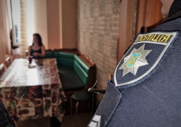 В Одессе задержали сутенера и его проституток 