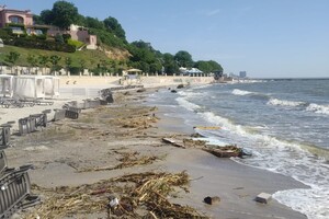 На нескольких пляжах Одессы и Одесской области снизилась соленость воды в Черном море
