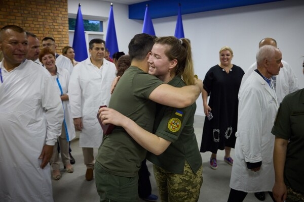 Осмотрел разрушенный собор и посетил реабилитационные отделения: в Одессу приехал Владимир Зеленский