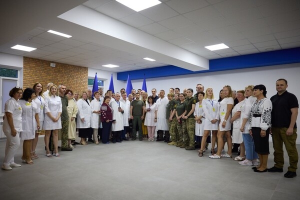 Осмотрел разрушенный собор и посетил реабилитационные отделения: в Одессу приехал Владимир Зеленский