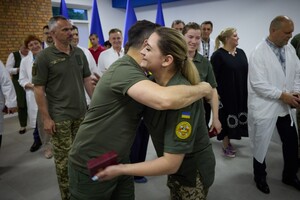Осмотрел разрушенный собор и посетил реабилитационные отделения: в Одессу приехал Владимир Зеленский