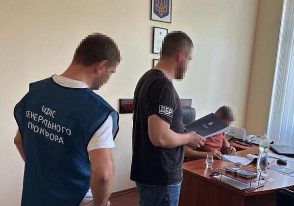 В Одесской области чиновник требовал "откат" от инвесторов за установку солнечных панелей В Одесской области чиновник требовал "откат" от инвесторов за установку солнечных панелей
