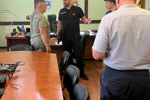 В Одесской области чиновник требовал "откат" от инвесторов за установку солнечных панелей В Одесской области чиновник требовал "откат" от инвесторов за установку солнечных панелей