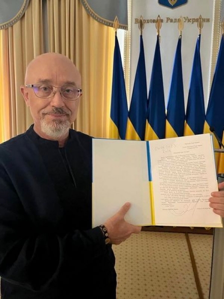 Зеленський пояснив, чому вирішив замінити Резнікова на посаді міністра оборони