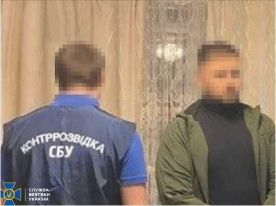 Фармацевт виявився зрадником: в Харкові працівник фармкомпанії корегував за «крипту» удари ворога