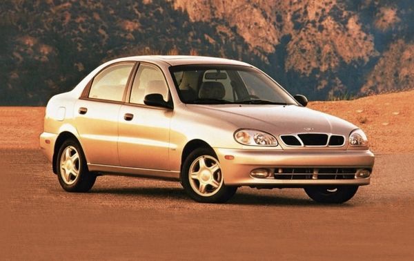 Вибір любителів свободи руху: названі ТОП-5 доступних авто на «механіці»