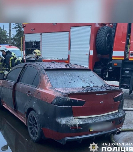 В Києві потужно горіла АЗС: постраждала людина