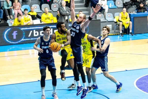 Баскетбол. &laquo;БІПА&raquo; дала бій головному фавориту чемпіонату України