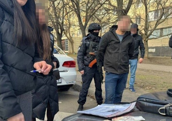 Чиновник коммунального учреждения Одесского горсовета  собирал "дань" с торговцев
