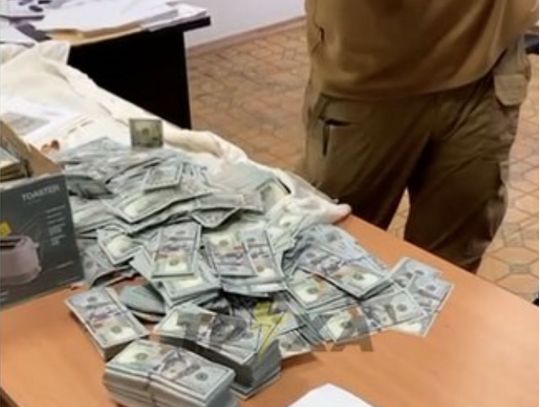 У&nbsp;колишнього голови Чернігівської обласної ВЛК вдома знайшли майже 1 мільйон доларів