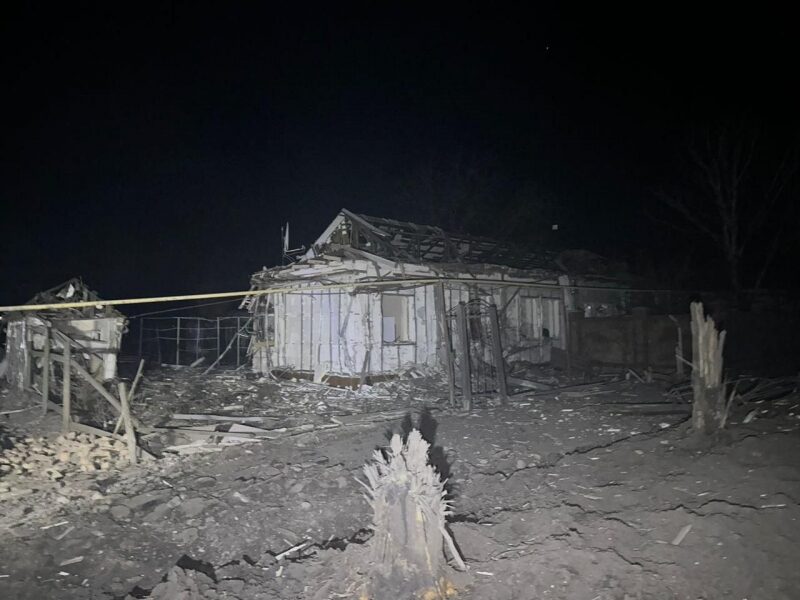 Десять житлових багатоповерхівок пошкоджено внаслідок ракетного обстрілу Мирнограда Донецької області (фото, відео)