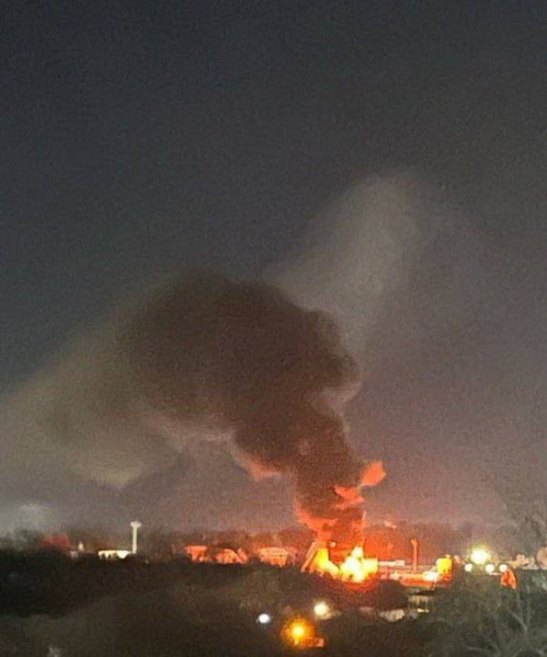 Українські дрони підпалили одразу дві нафтобази в росії (фото, відео)