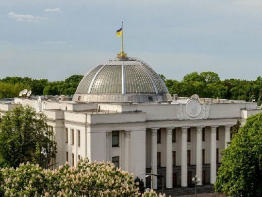 Українців, які не&nbsp;повідомили про родичів на&nbsp;ТОТ, можуть звільнити з&nbsp;роботи: Рада ухвалила закон &laquo;проти колаборантів&raquo;