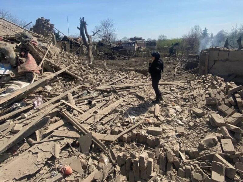 Ворог потужно вдарив по&nbsp;Костянтинівці: зруйновано десятки будинків, під завалами шукають людей (фото)