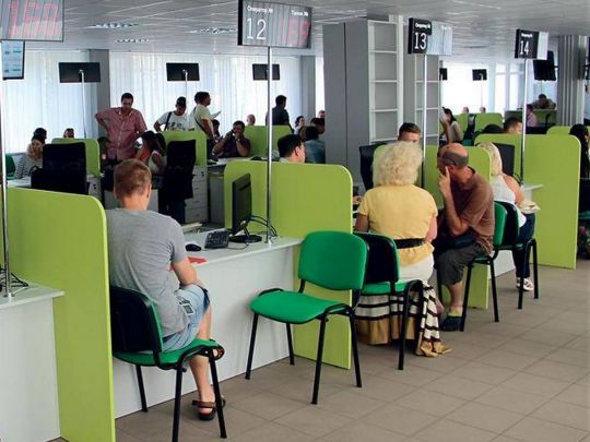 У Раді хочуть змінити правила перереєстрації автомобілів та отримання посвідчень водіїв: що пропонують
