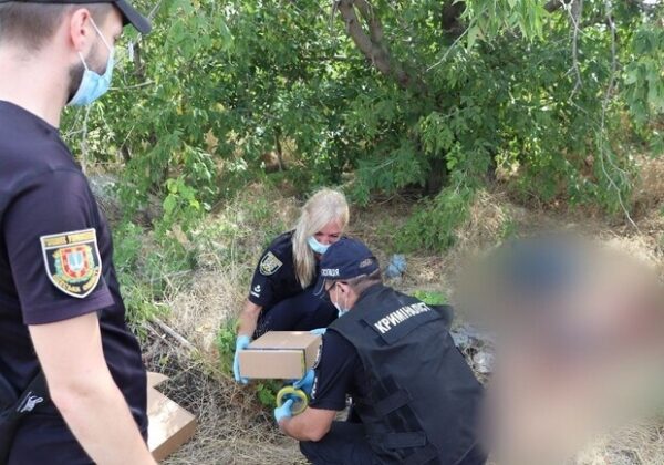 Поконфликтовали из-за имущества: в Одесском районе мужчина застрелил пасынка Поконфликтовали из-за имущества: в Одесском районе мужчина застрелил пасынка