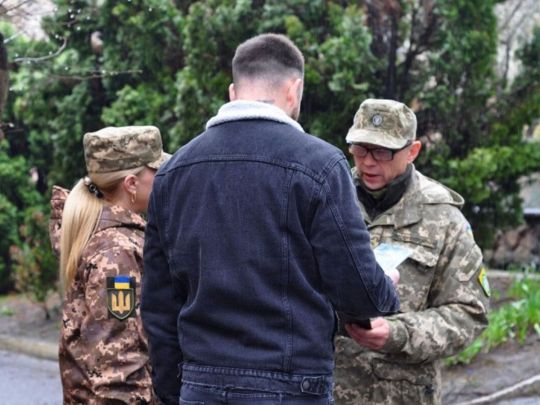 Не можуть навіть торкатися людини: в Міноборони уточнили, чи мають право працівники ТЦК затримувати чоловіків