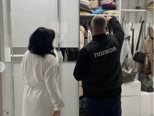 4,4 млн гривень за фіктивні висновки ухилянтам: у Житомирі виявили лікарку-мільйонерку