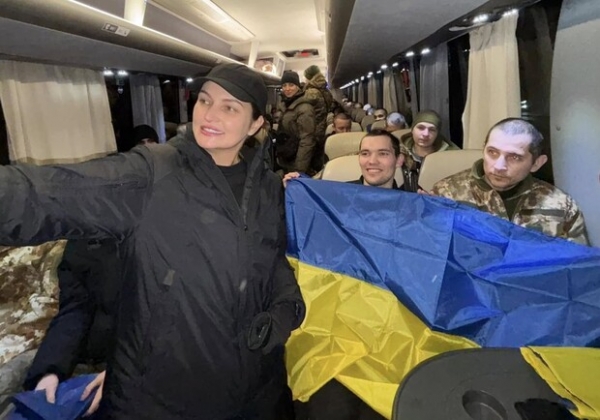 Из российского плена в Украину вернули пятерых защитников острова Змеиный
